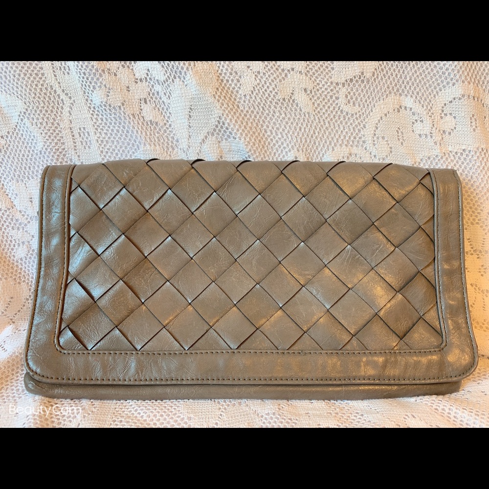 Gray clutch